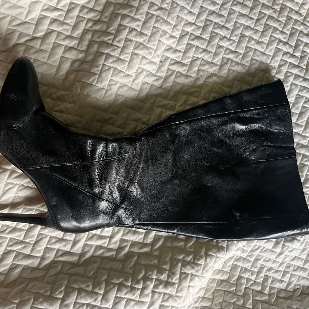 Nine West Black Heeled Boots Sleek Design